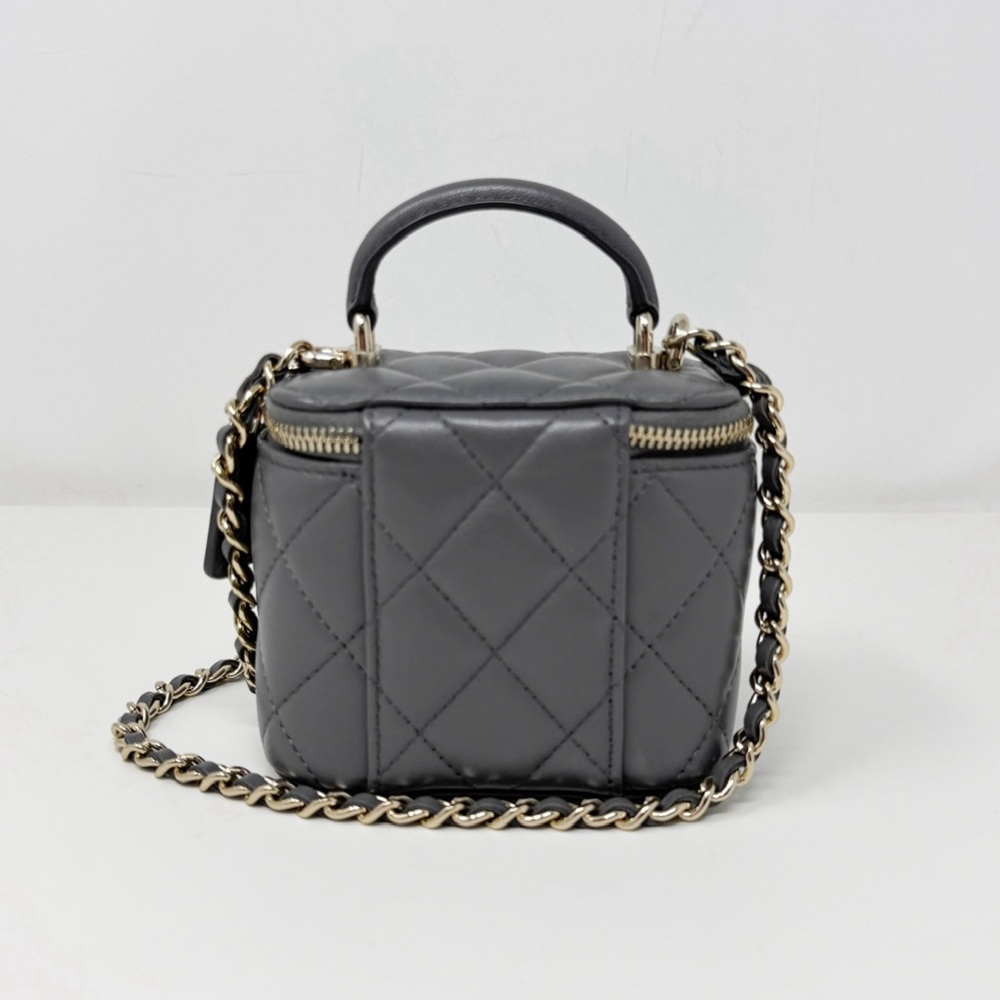 Chanel Mini Vanity Bag - Picture 4 of 14